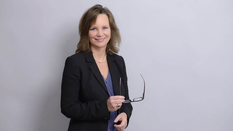 Notarin, Rechtsanwälting Bettina Selzer